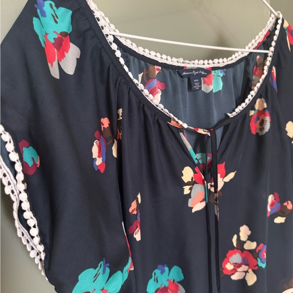 American Eagle Outfitters Flowy Black Floral Blouse - Picture 3 of 5